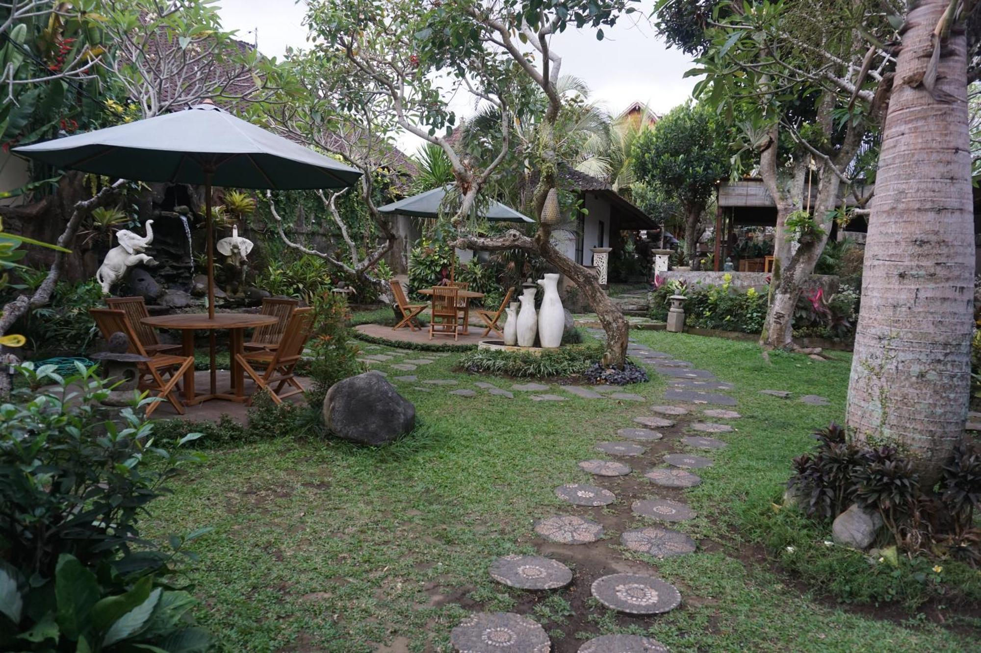 Liyer Spirit House Hotel Ubud Exterior foto